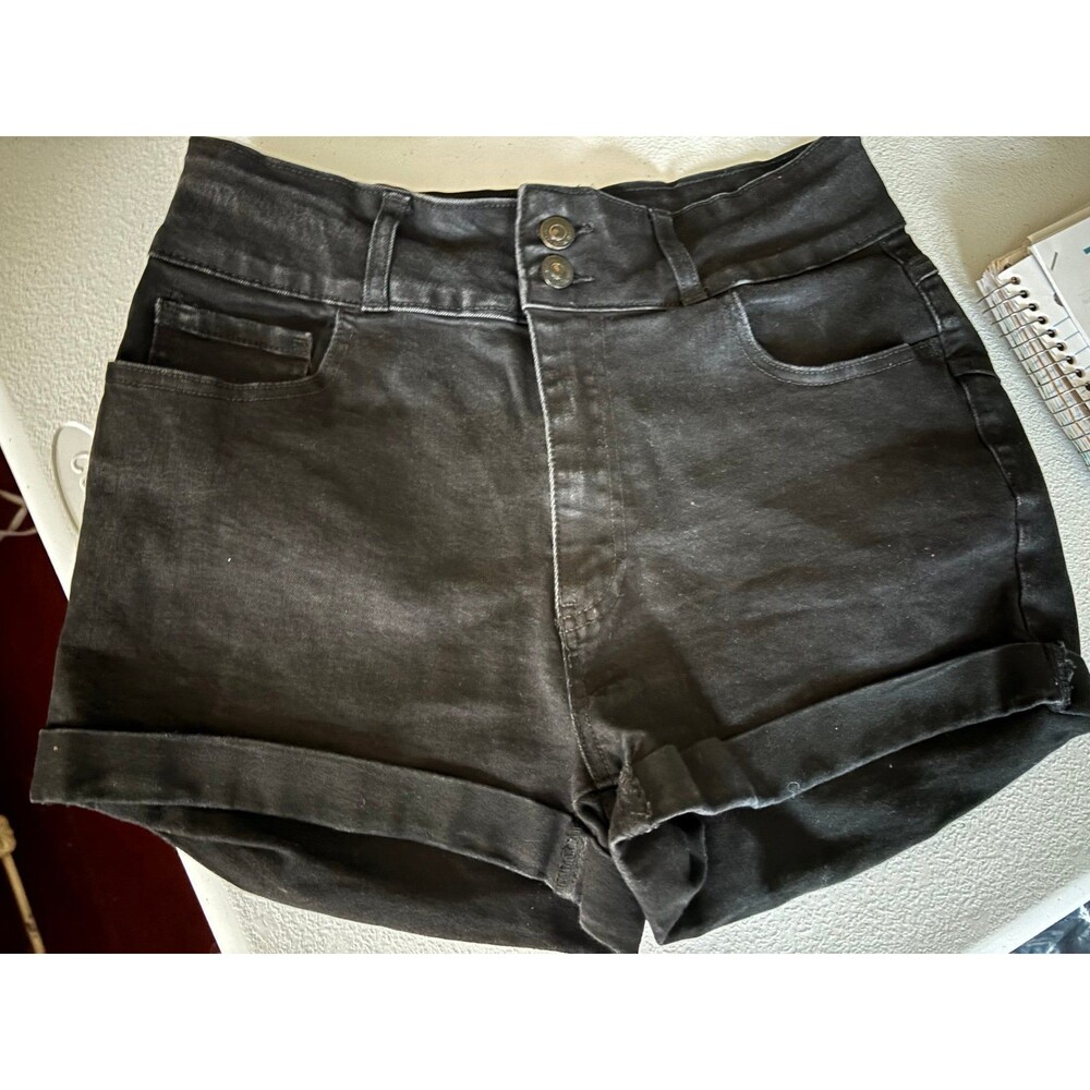 Forever 21 Size 29x2 Women’s Jean Shorts Black